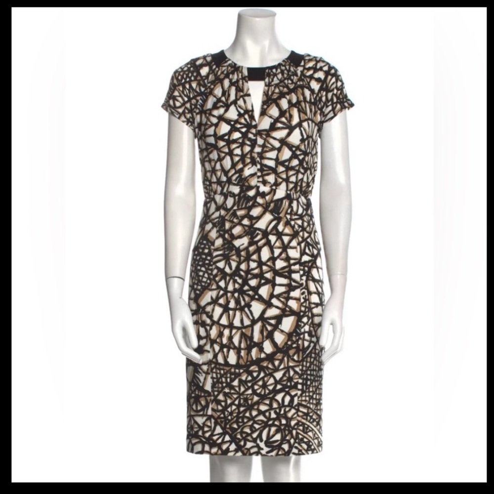 MaxMara Black and White Sheath Dress WITH BOX. Peter Pan Collar. Size 44 US 10.